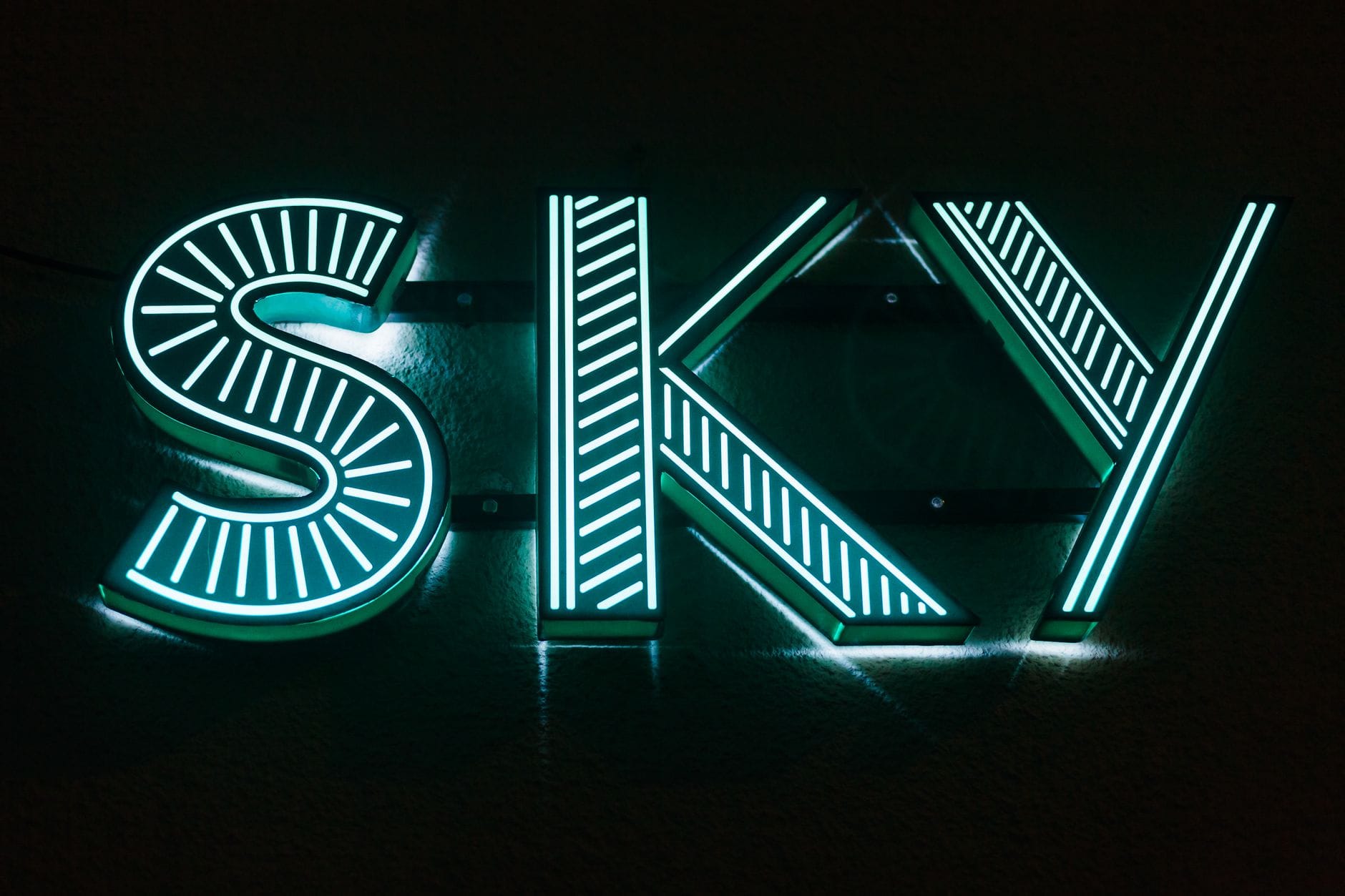 Jakie LED-y do biura w domu wybrać, aby oczy mniej się męczyły przy pracy